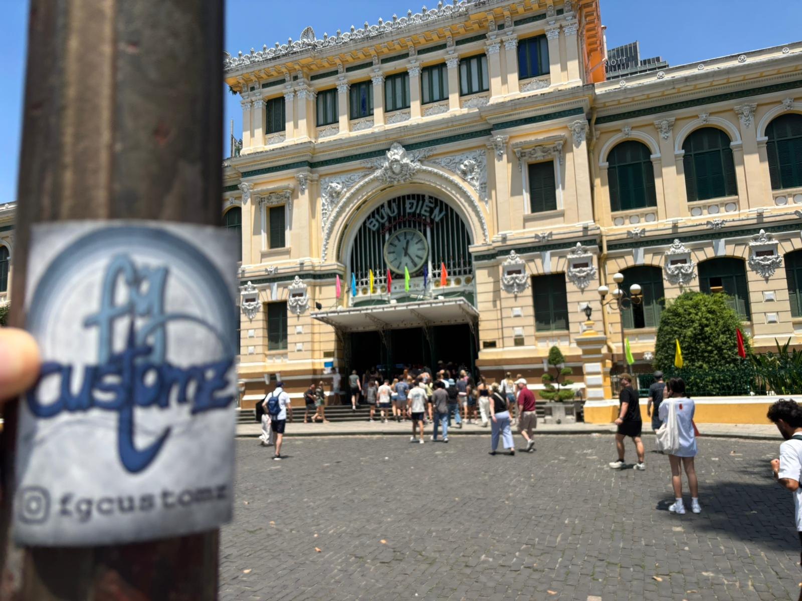 E bike Tour durch Saigon und wir werden durch die ehemaligen Besatzer ( franzosen) an die alte Heimat erinnert